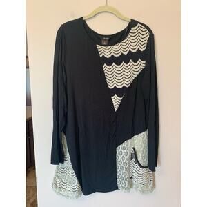 Ali Miles Black and Cream Crochet Lace Long Sleeve Blouse Artsy Medium
